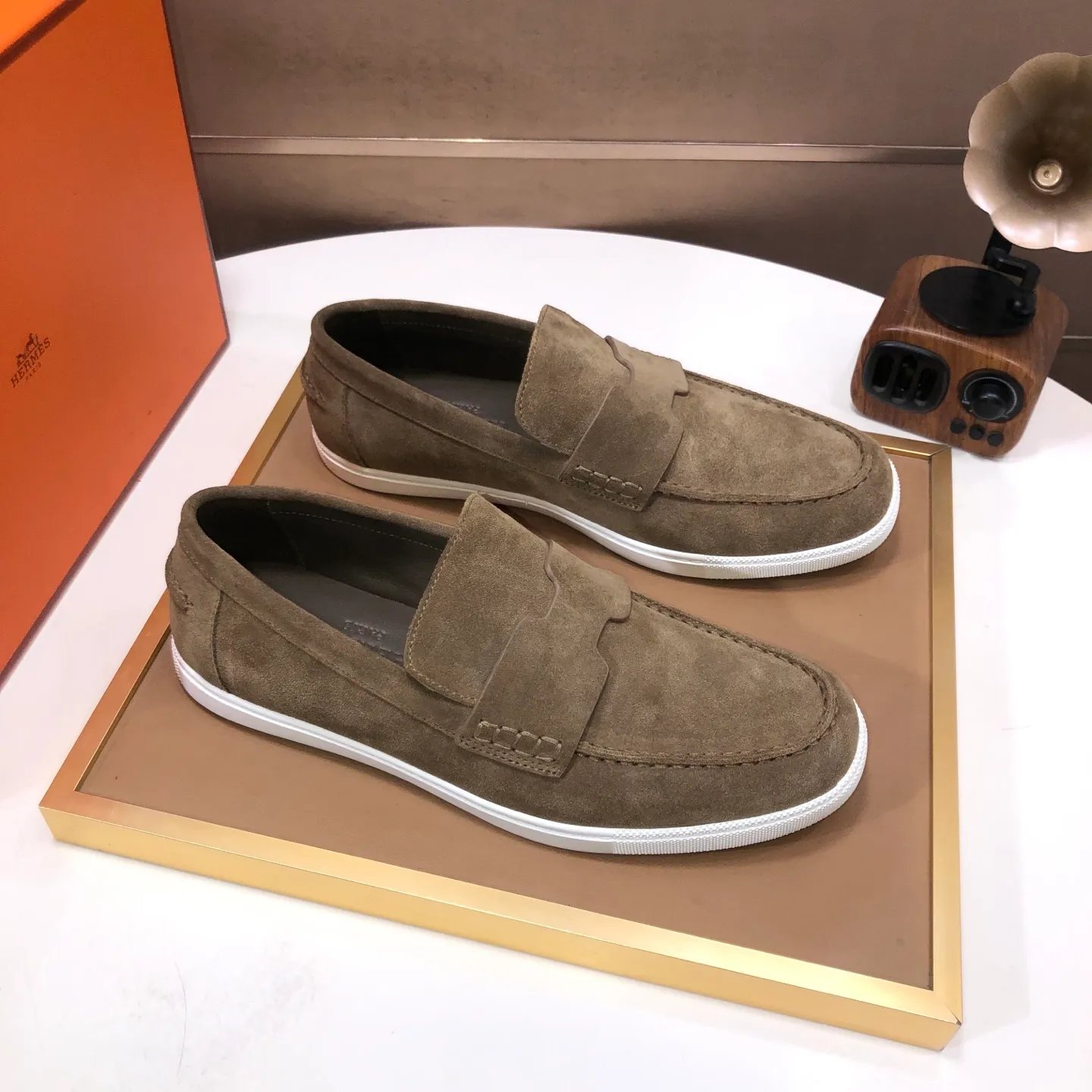 Men's shoes💰560💰[HERMES] (cowhide lining)🍀Italian top luxury🍀He does not pursue novel styles and gorgeous colors, but attracts the favor of successful men with his flawless, elegant and classic style. Formal leather shoes This very comfortable, simple and stable style allows you to easily match any style! The pattern is absolutely 1:1 refined from the original case, and we strive for excellence in materials, imported cowhide + cowhide lining💪💪💪extraordinary texture👍! .Code number: 39-45 (45 customized)
